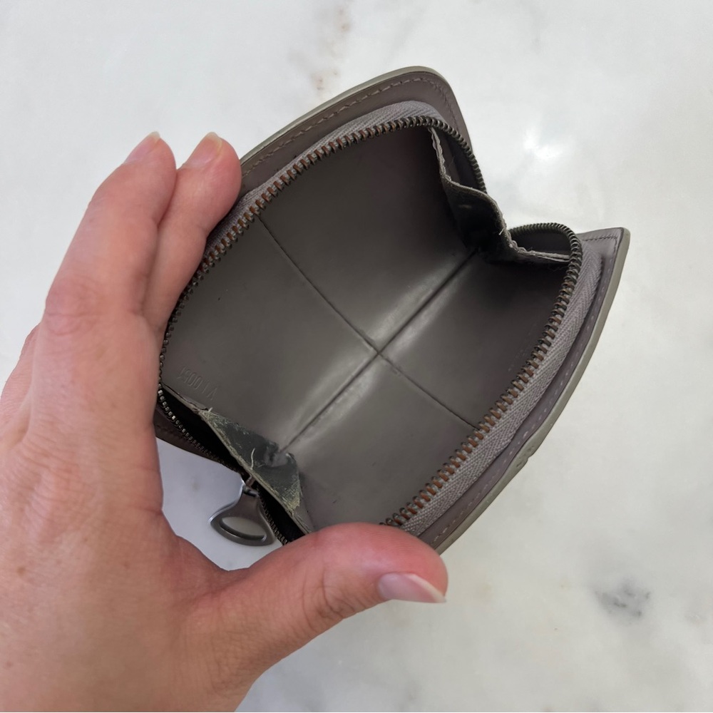 Louis Vuitton Lilac Epi Wallet | Chic Clamshell Design | Silvertone Hardware - Picture 10 of 16